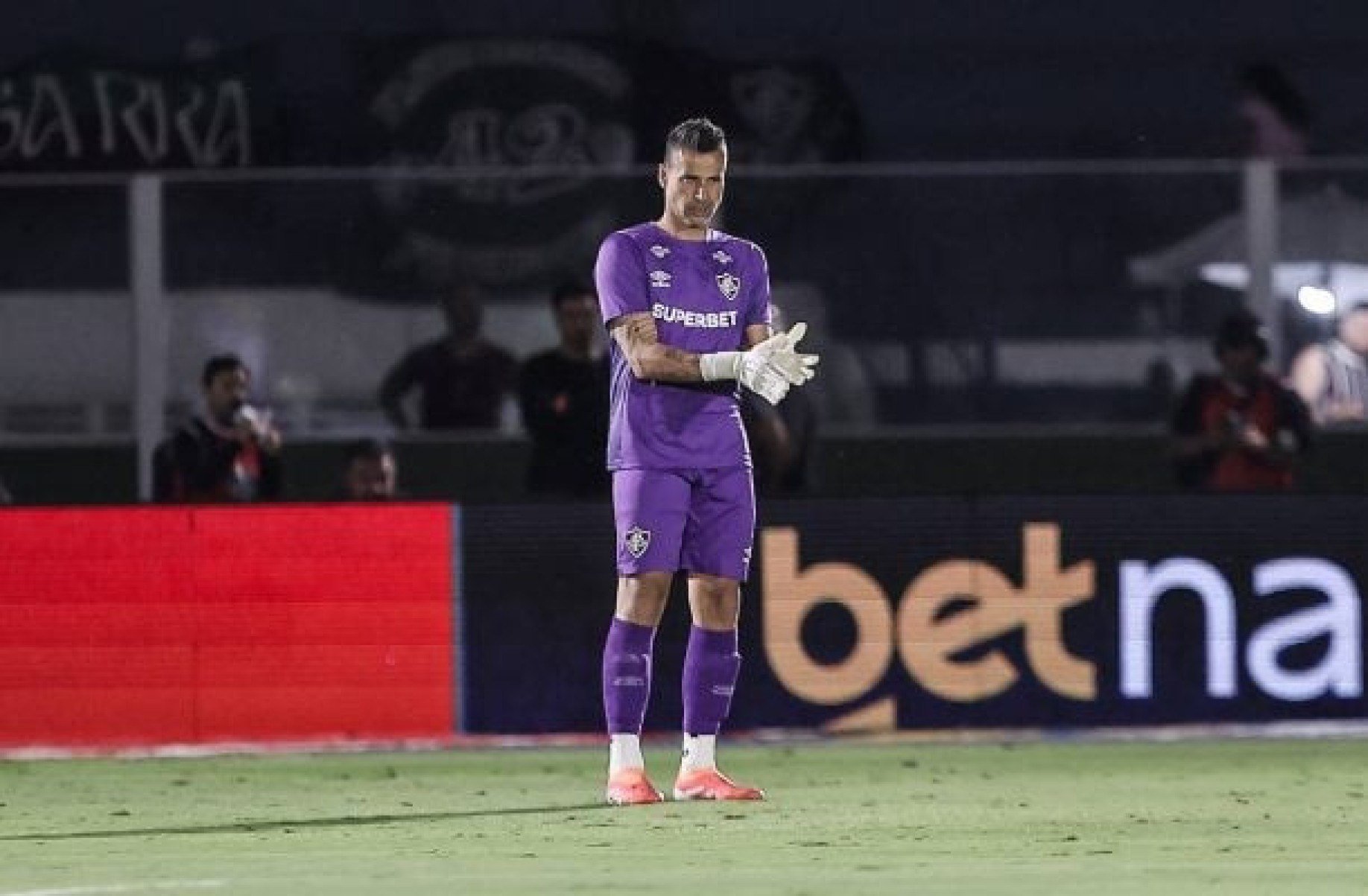 Fábio entra no top10 jogadores com mais partidas pelo Fluminense no século