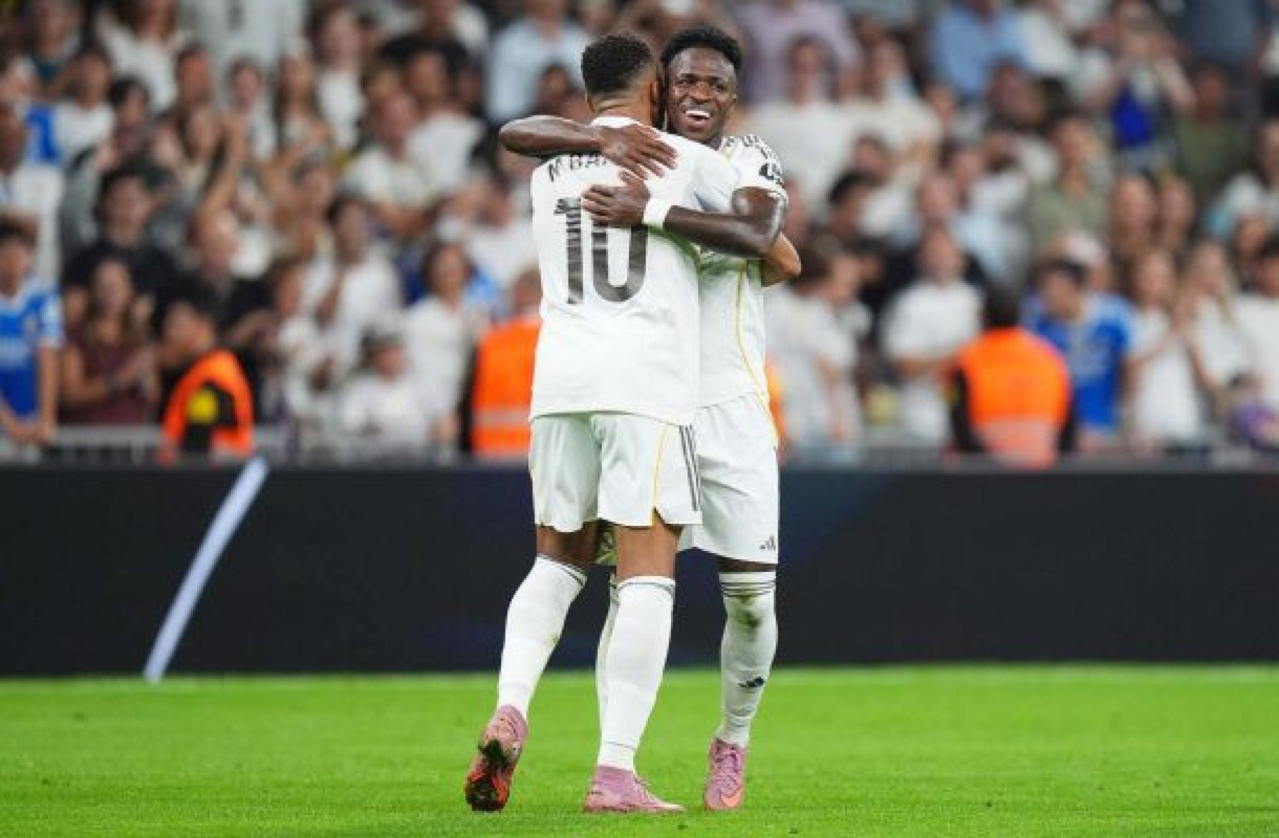 Mbappé elogia Vini Jr e destaca boa relação no Real Madrid