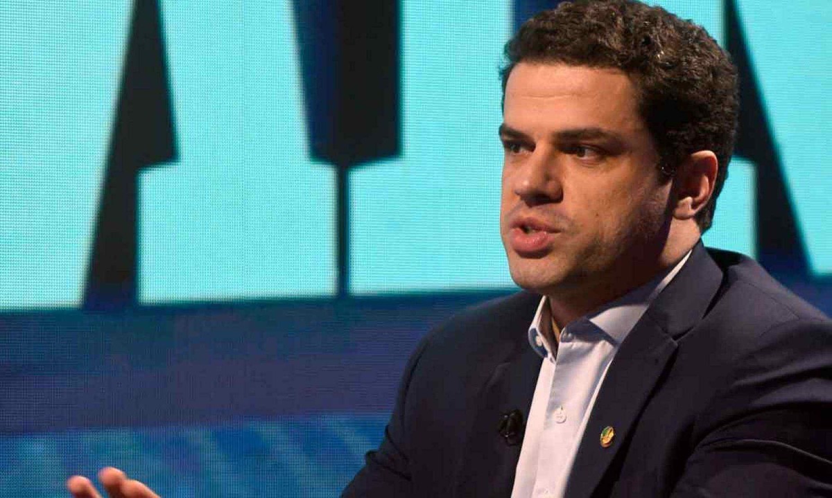 De volta à Fifa, o advogado mineiro Castellar Guimarães Neto se credencia ainda mais para concorrer à presidência da CBF - (crédito: Gladyston Rodrigues/EM/D.A. Press – 23/7/2024) De volta à Fifa, o advogado mineiro Castellar Guimarães Neto se credencia ainda mais para concorrer à presidência da CBF - (crédito: Gladyston Rodrigues/EM/D.A. Press – 23/7/2024)