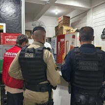 Fiscalização: bebidas suspeitas são recolhidas em Poços de Caldas  - Divulgação/PMMG