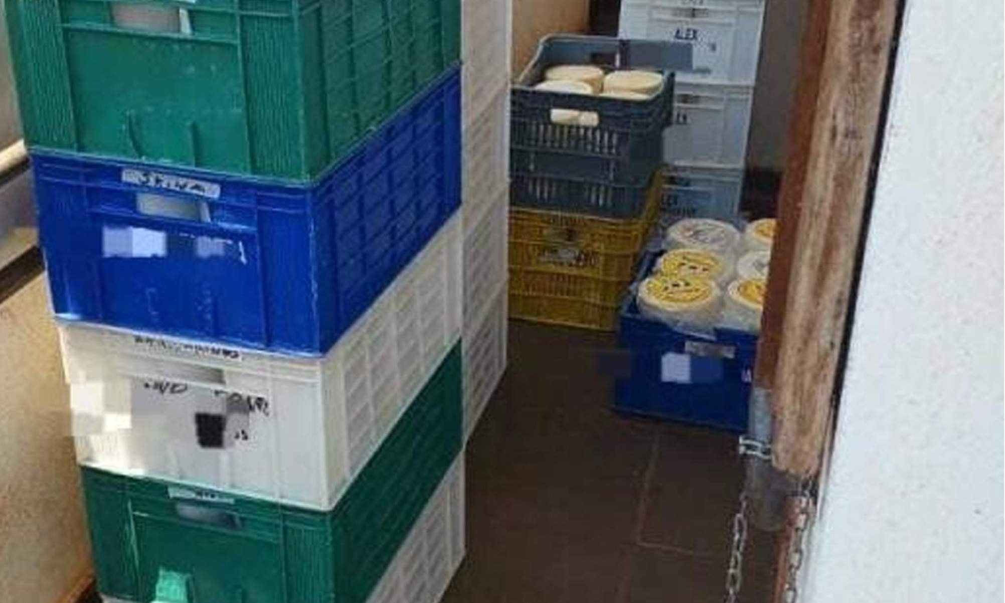 300 kg de queijo artesanal são apreendidos em rodovia de MG -  (crédito: Redes Sociais/Divulgação)