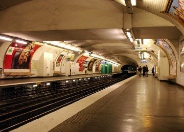 Uma das estações do metrô de Paris
     -  (crédito: Wikipedia Commons/Divulgação)