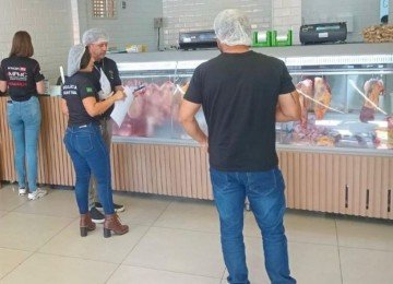 Foram identificadas irregularidades relacionadas aos direitos do consumidor e inadequações nas condições higiênico-sanitárias em 16 estabelecimentos -  (crédito: Reprodução MPMG)