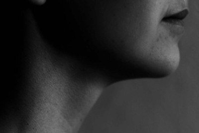Pesquisa acompanhou 53 mulheres entre 18 e 61 anos, todas diagnosticadas com DTM crônica, recrutadas no serviço especializado da Faculdade de Odontologia de Ribeirão Preto da USP  -  (crédito: Lucija Ros/Unsplash))