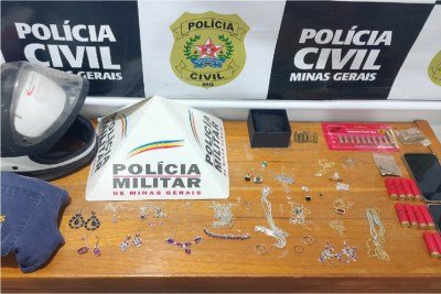 Parte das jóias roubadas e que foram recuperadas pela polícia -  (crédito: PCMG)