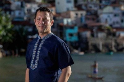 Itamar Vieira Junior observa que a trajetória de suas personagens 'continua seguindo até a Baía de Todos os Santos, que foi onde tudo começou' -  (crédito: uendel galter/divulgação)