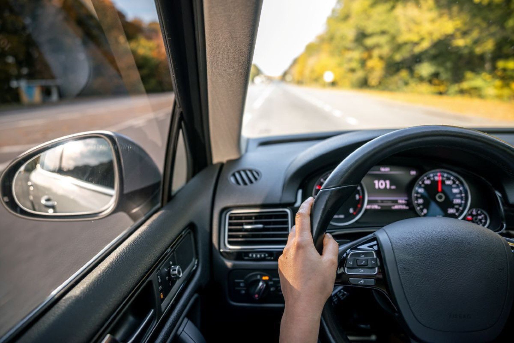 Os benefícios e diferenciais vão desde a possibilidade de dirigir um carro zero sem fazer um alto investimento de entrada a livrar-se da burocracia -  (crédito: Divulgação)