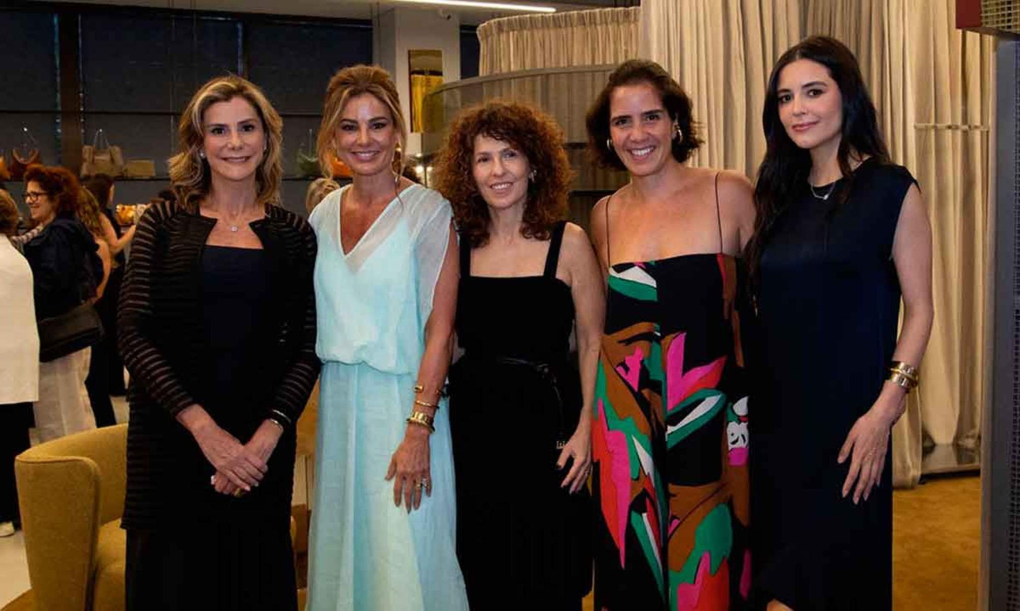 Elisa Atheniense, Valéria Lemos, Liliane Rebehy, Antônia Chaves e Anna Barroso -  (crédito: Natália Menin/divulgação) Elisa Atheniense, Valéria Lemos, Liliane Rebehy, Antônia Chaves e Anna Barroso -  (crédito: Natália Menin/divulgação)