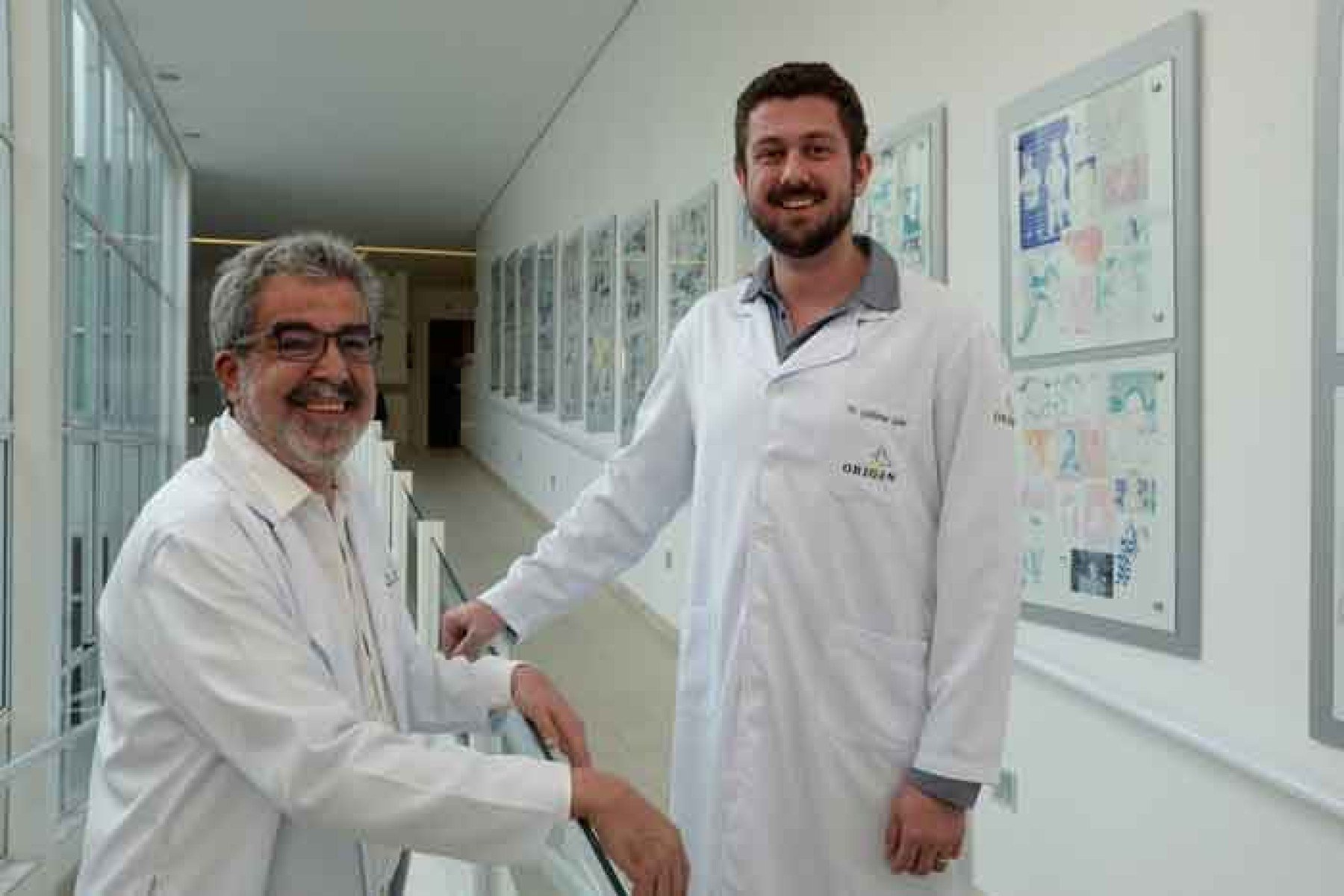 Marcos Sampaio est&aacute; orgulhoso de ter ao seu lado Guilherme Geber, filho do saudoso amigo e s&oacute;cio -  (crédito: Tulio Santos/EM/D.A.Press)