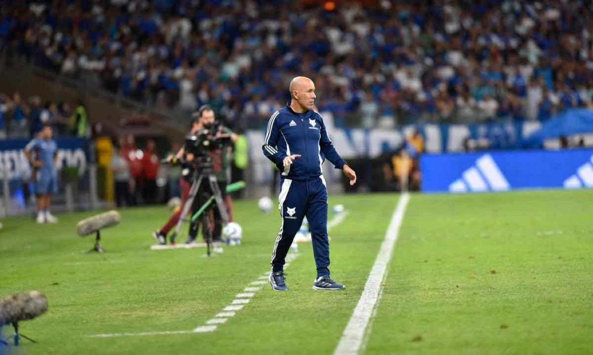 O Cruzeiro é comandado pelo técnico português Leonardo Jardim -  (crédito: Ramon Lisboa/EM/D.A. Press)