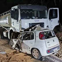 Cinco morrem presos às ferragens em acidente com caminhão no Norte de MG - CBMMG