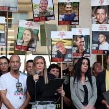Israel transfere prisioneiros palestinos enquanto Hamas reúne reféns em Gaza - JACK GUEZ / AFP
