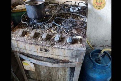 Fogão em péssimo estado foi encontrado na casa de idosa em cárcere privado -  (crédito: Divulgação/ Polícia Civil DF)