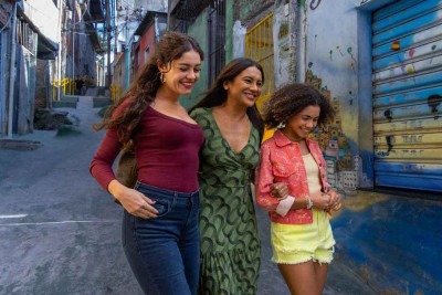 Na novela de Aguinaldo Silva, Ligia (Dira Paes) será mãe de Gerluce (Sophie Charlotte) e avó de Joélly (Alana Cabral): gerações de mulheres fortes que lutam contra a desigualdade -  (crédito: Estevam Avellar/divulgação)