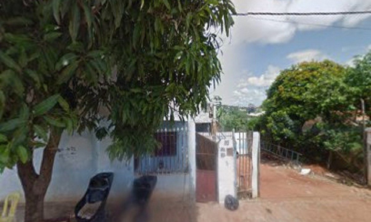 O crime ocorreu em Lagoa Santa. No local são três casas num mesmo terreno