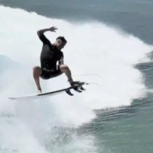 Italo Ferreira realiza seu primeiro 720° durante gravação de novo programa -  Instagram/@canal_uaradei… - Veja mais em https://www.uol.com.br/esporte/ultimas-noticias/2025/09/17/italo-ferreira-acerta-seu-primeiro-720-em-gravacao-para-programa-assista.htm?cmpid=copiaecola