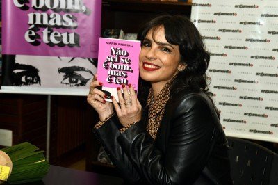 A Atriz e escritora Maria Ribeiro lança 'Não sei se é bom, mas é teu' -  (crédito:                   	CRISTINA GRANATO/Divulgação)