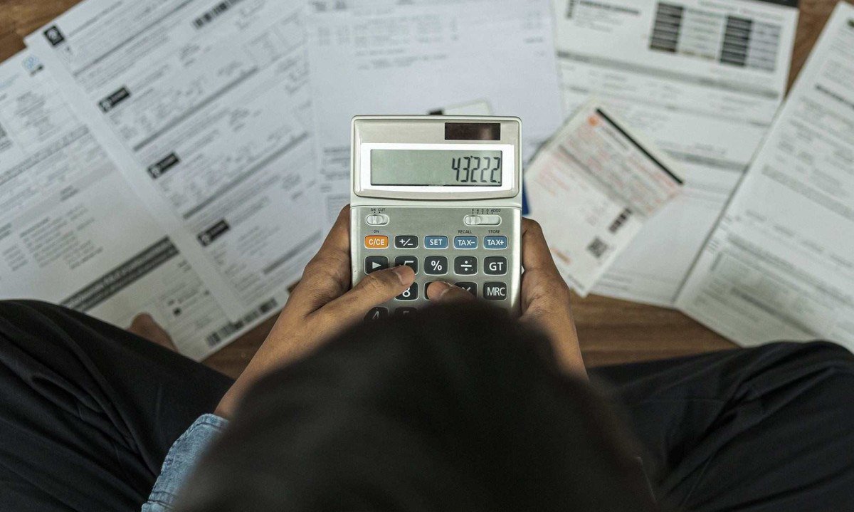 Na era digital, o consumidor enfrenta o superendividamento entre proteção e ilusão -  (crédito: Freepik/Divulgação)