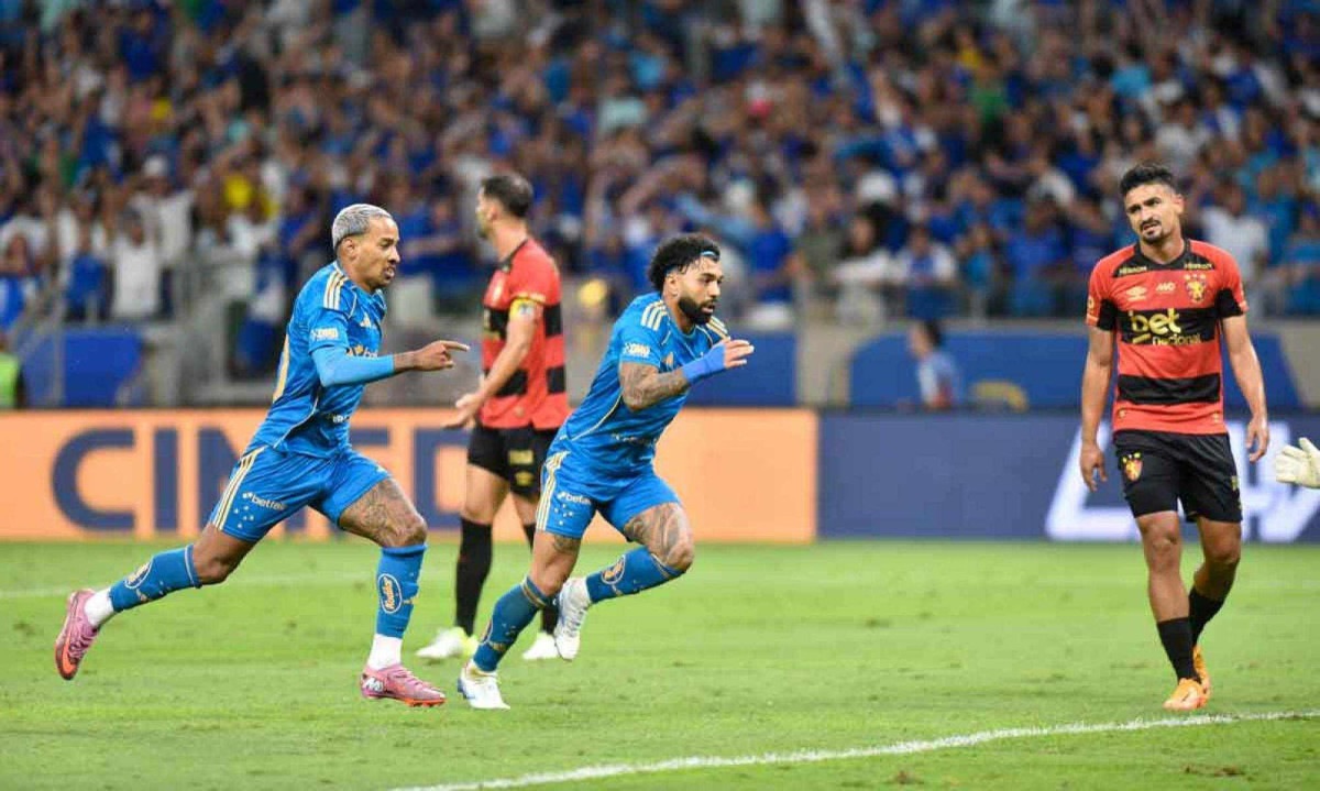 O lanterna Sport complicou a vida do Cruzeiro, de Matheus Pereira e Gabigol, que só conseguiu empatar no segundo tempo, mesmo empurrado pela torcida no Mineirão - (crédito: Ramon Lisboa/EM/D.A. Press) O lanterna Sport complicou a vida do Cruzeiro, de Matheus Pereira e Gabigol, que só conseguiu empatar no segundo tempo, mesmo empurrado pela torcida no Mineirão - (crédito: Ramon Lisboa/EM/D.A. Press)