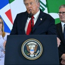 Trump chama primeira-ministra da Itália de "linda" em evento no Egito