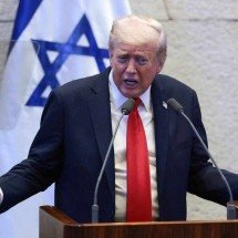Trump pede a palestinos que 'se afastem para sempre da via do terrorismo' - EVELYN HOCKSTEIN / POOL / AFP