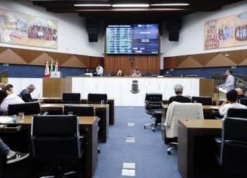 Primeira audiência sobre o Orçamento de 2026 de Belo Horizonte foi marcada por críticas à falta de transparência na divulgação dos dados       -  (crédito: Tatiana Francisca/CMBH)