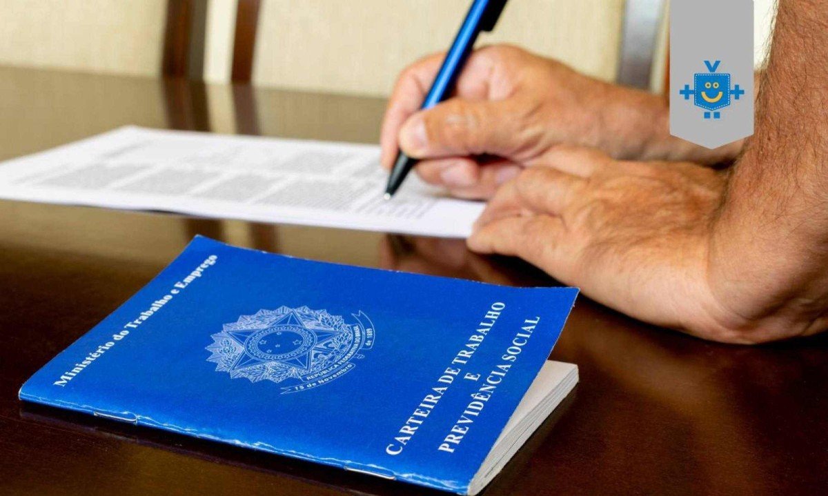 Assinatura de documentos e carteira de trabalho em destaque, início do planejamento com previdência privada. -  (crédito: Reprodução Educando seu Bolso)