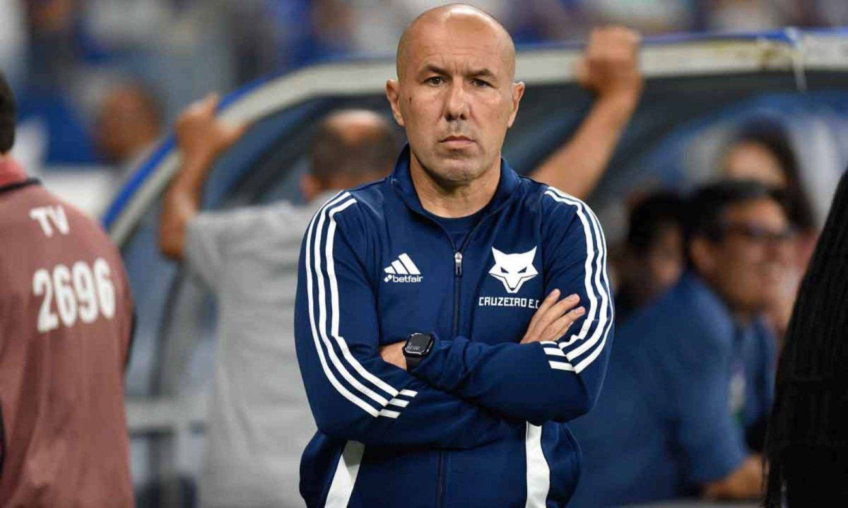 O técnico Leonardo Jardim tem mesclar experiência e juventude para tornar o Cruzeiro uma equipe sólida e eficiente em todos os setores - (crédito: Ramon Lisboa/EM/D.A. Press) O técnico Leonardo Jardim tem mesclar experiência e juventude para tornar o Cruzeiro uma equipe sólida e eficiente em todos os setores - (crédito: Ramon Lisboa/EM/D.A. Press)