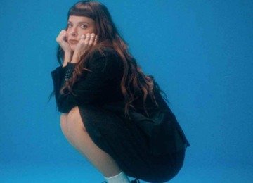 Julia Mestre cita Rita Lee, Donna Summer, Marina Lima e Sade como referências de seu disco, que tem atmosfera oitentista -  (crédito: Bonin / divulgação)