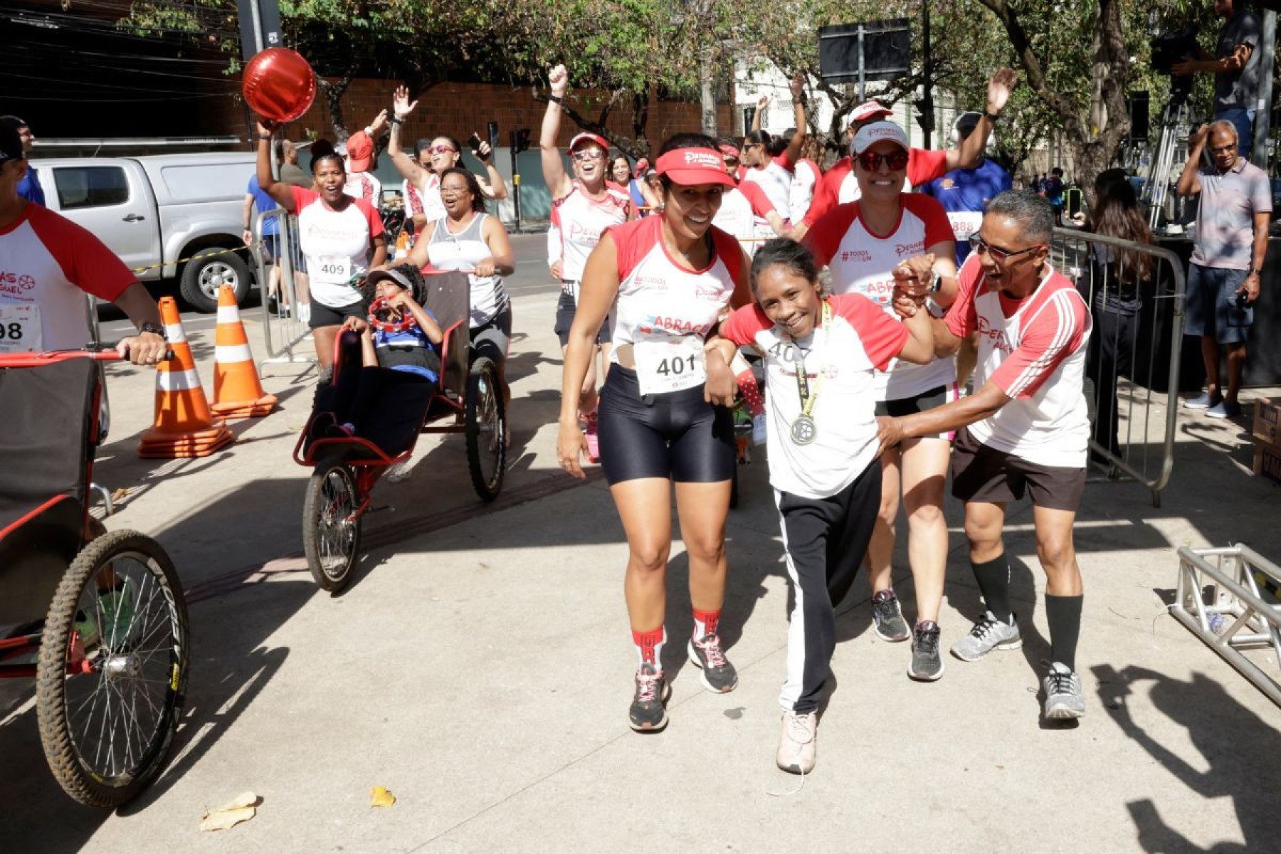 Corrida e caminhada da Assembleia com a inclusão de pessoas deficientes  ALMG