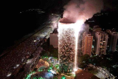 Marca registrada do Hotel Nacional, a cascata de fogos que cai do topo do edifício, está confirmada -  (crédito: HN/Divulgação)
