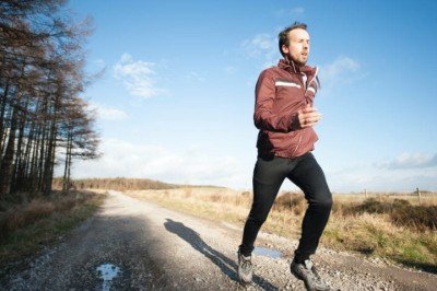 Para que um atleta de alta performance ou mesmo qualquer indivíduo ao longo do dia recupere suas energias é necessário o consumo direto de um mineral específico: o potássio. Entenda a importância deste nutriente -  (crédito: Jenny Hill Unsplash)