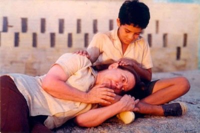 No longa de Walter Salles, Dora (Fernanda Montenegro) se emociona com a história de Josué (Vinícius de Oliveira), órfão de mãe e que está em busca do pai
 -  (crédito: Paula Prandini/Divulgação)