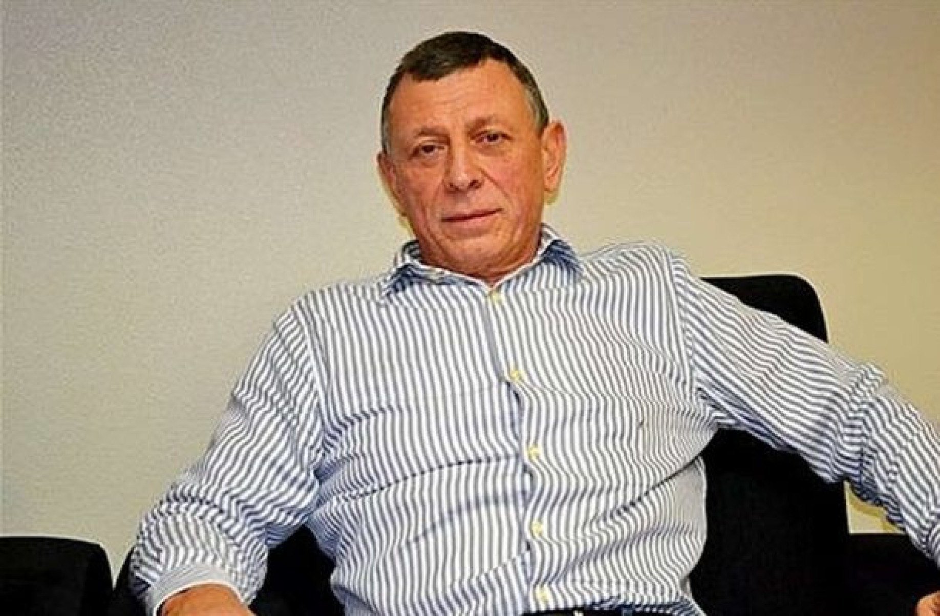 Com ajuda financeira de conselheiro, Grêmio regulariza salários do elenco