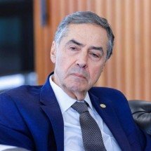 A internação de Barroso: ministro passa a noite em hospital de Brasília