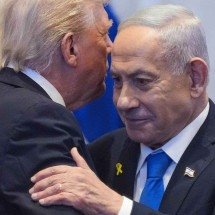 Netanyahu retorna ao tribunal em seu julgamento por corrupção - Foto por EVAN VUCCI / POOL / AFP