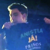 Zezé Di Camargo pede anistia: 5 artistas que se envolveram em polêmicas políticas - Reprodução/Redes Sociais