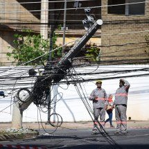 Veja os desvios implantados por causa da queda de postes em avenida de BH - Leandro Couri/EM/D.A Press