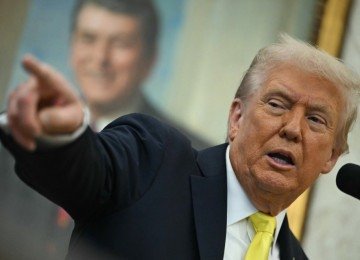  US President Donald Trump speaks during a press conference in the Oval Office of the White House in Washington, DC, on October 15, 2025. (Photo by ANDREW CABALLERO-REYNOLDS / AFP)
       -  (crédito:  AFP)