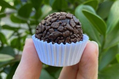 Brigadeiro vegano da Chocolate Lab é feito com leite condensado de castanha de caju -  (crédito: Chocolate Lab/Divulgação)