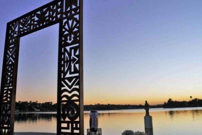 Portal para Iemanjá criado por Jorge dos Anjos dialoga com as águas da Pampulha -  (crédito: Fred Tonucci/Portal da Prefeitura de Belo Horizonte)