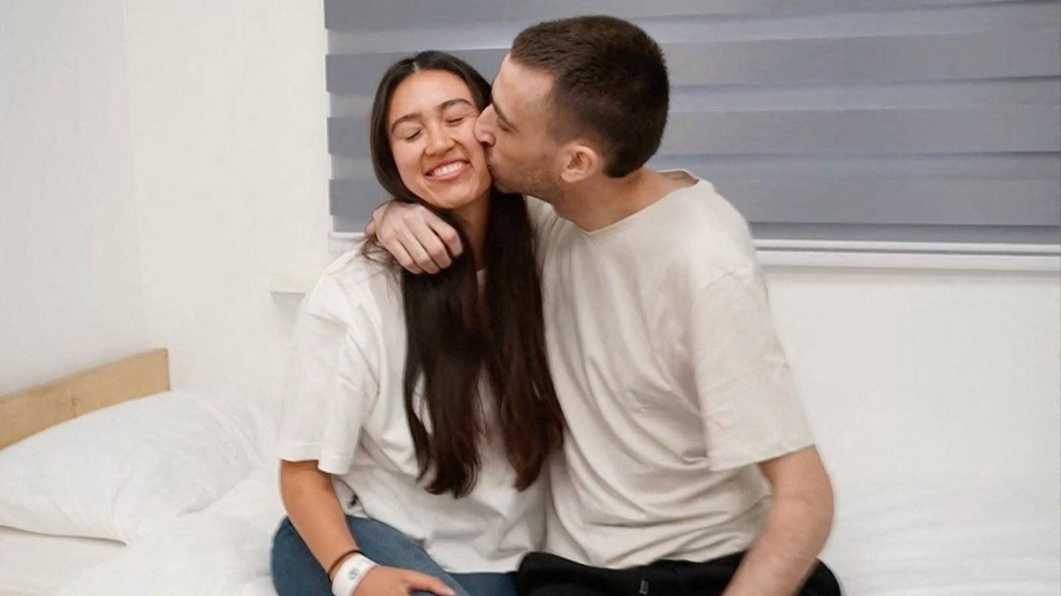 Casal de reféns israelenses mantidos separados se reúne após 738 dias: 'Hora de começar a se curar juntos'  - noargamani - Instagram