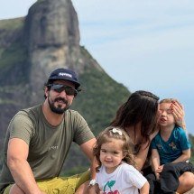 Renato Góes aproveita fim das gravações de “Vale Tudo” em família - Reprodução Instagram /@thaialayala