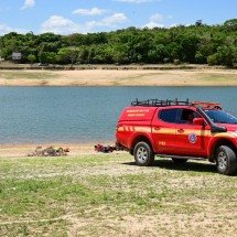 Bombeiros encontram corpo de homem que se afogou na Lagoa Várzea das Flores - Leandro Couri / EM./D.A Press