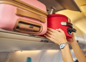 Na Europa, companhias aéreas de baixo custo cobram pelas bagagens de mão nas aeronaves -  (crédito: Freepik)
