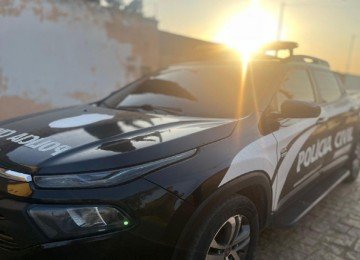 Policiais chegaram à fábrica clandestina depois de uma denúncia anônima -  (crédito: PCMG)