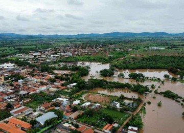 Chuvas intensas com alagamentos e destruição se tornam mais frequentes com as mudanças climáticas  -  (crédito: Defesa Civil Mato Verde/Divulgação)
