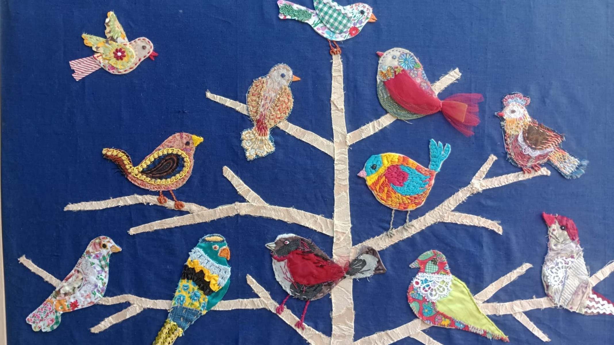 Quadro Ninho é outro trabalho que estará a venda na exposição