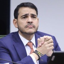 Voto de Barroso sobre aborto ajuda Messias com evangélicos e esquerda