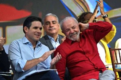 O presidente Lula com o presidente da Câmara, Hugo Motta (Republicanos), em evento no Rio de Janeiro -  (crédito: Mauro Pimentel/AFP)